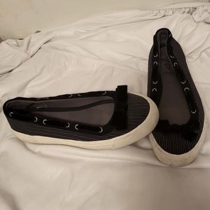 🏷= $1 6.5 women's Roxy Slip Ons